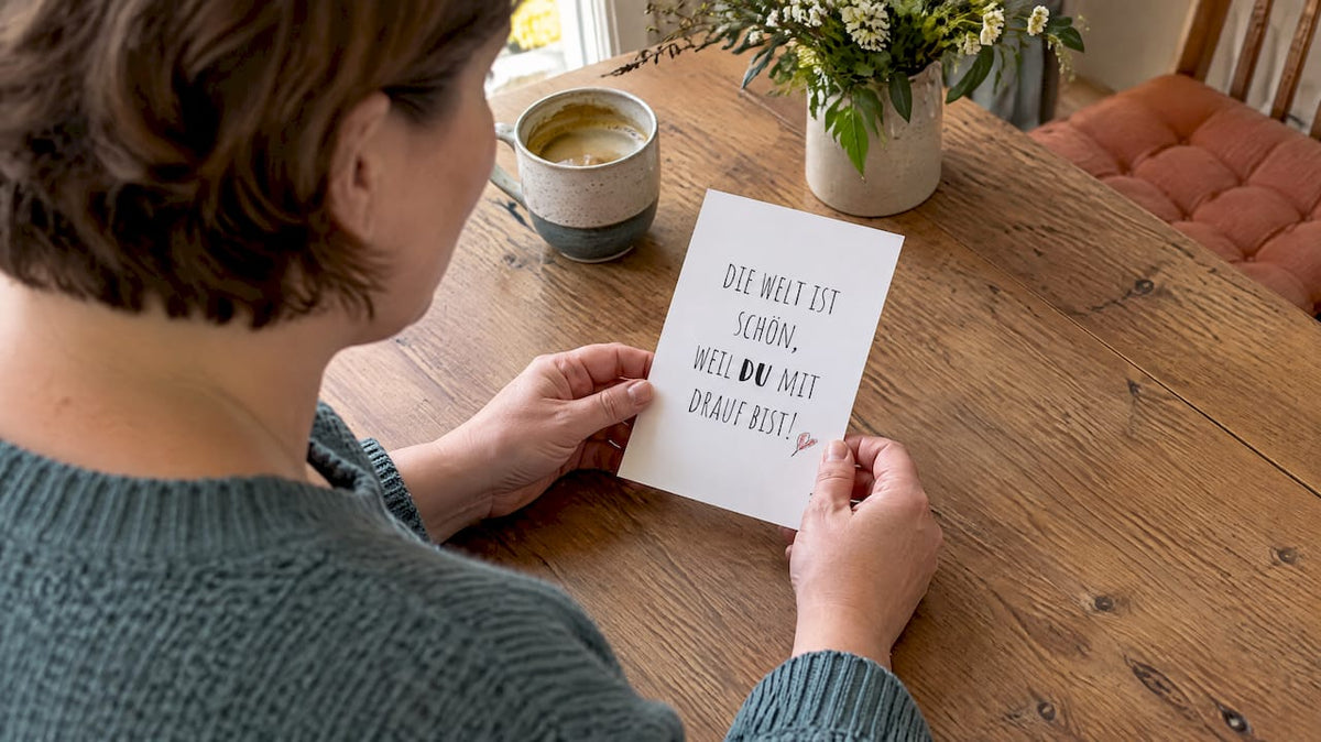 Eine Postkarte mit besonderer Bedeutung wird als Geschenk gewählt